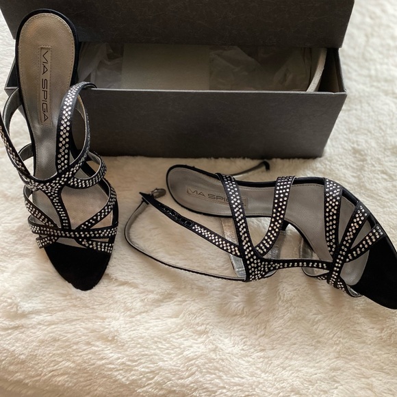 Via Spiga black w/silver heels - Picture 4 of 7